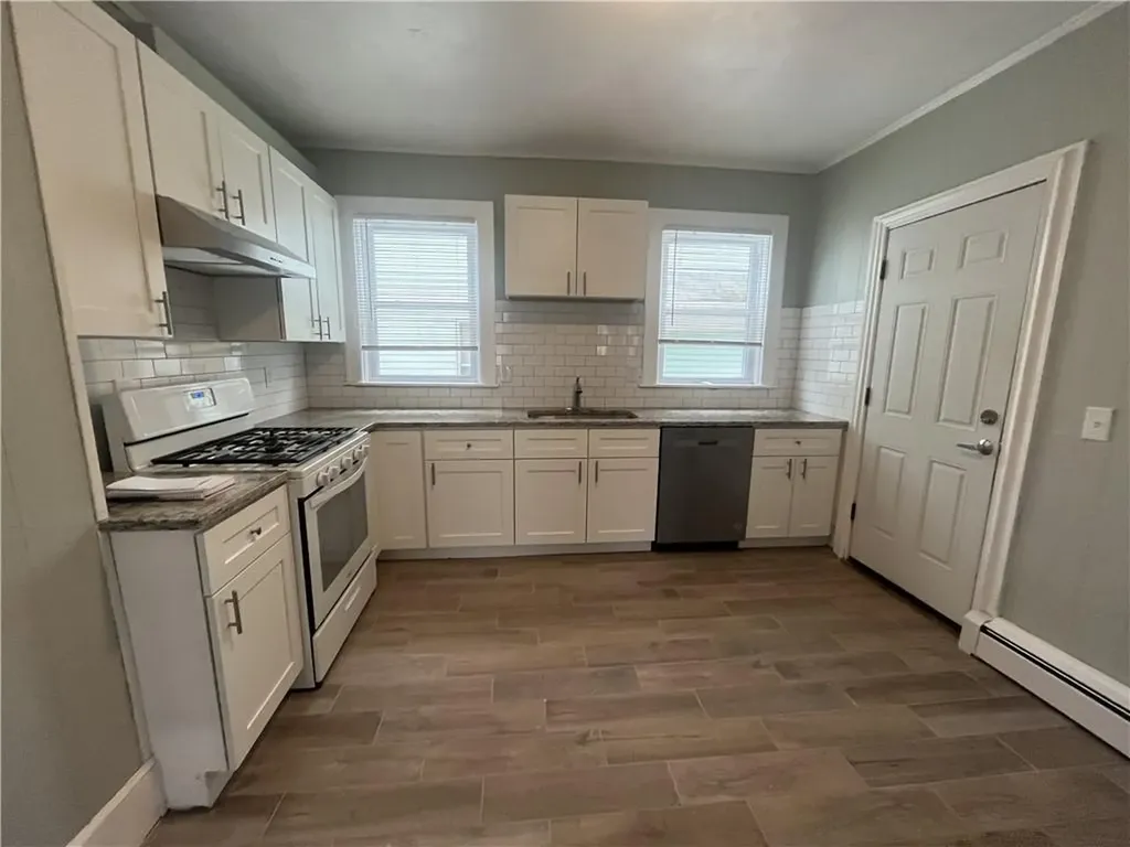 25 Tenth Street East Providence RI 02914