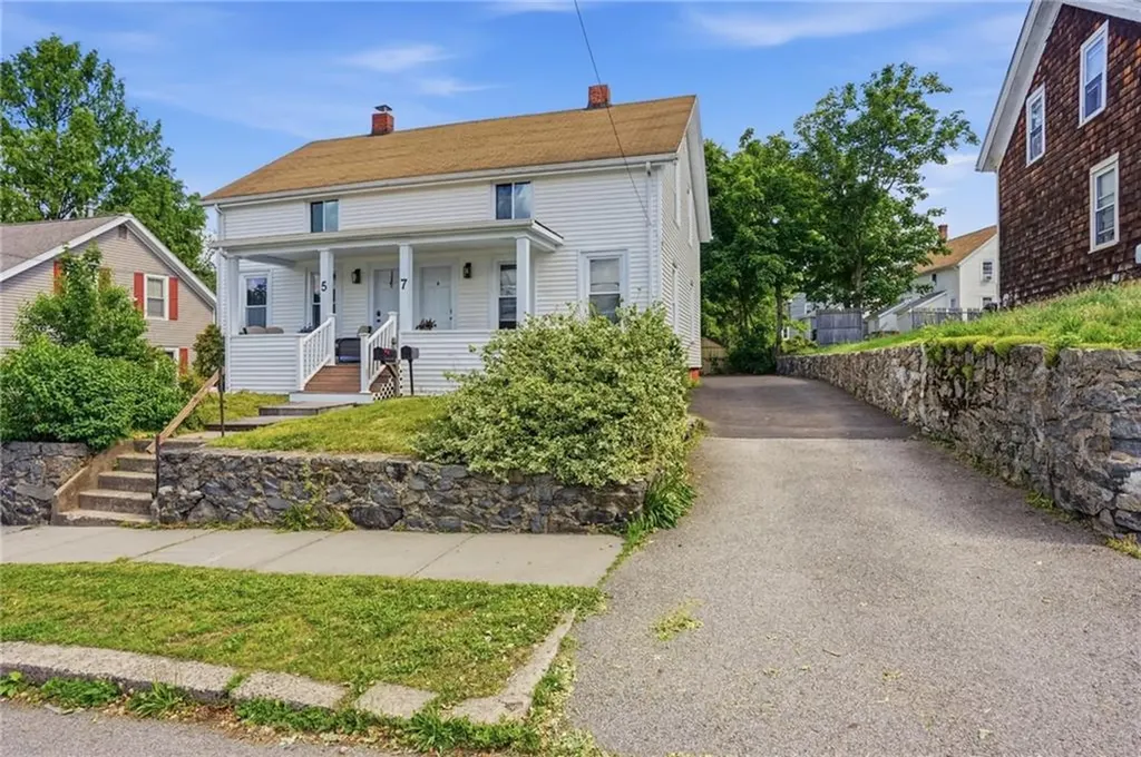 5 7 Nelson Street East Providence RI 02916