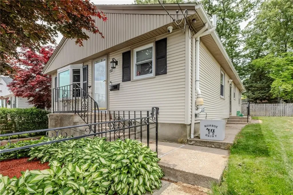 68 Brookside Avenue North Providence RI 02911