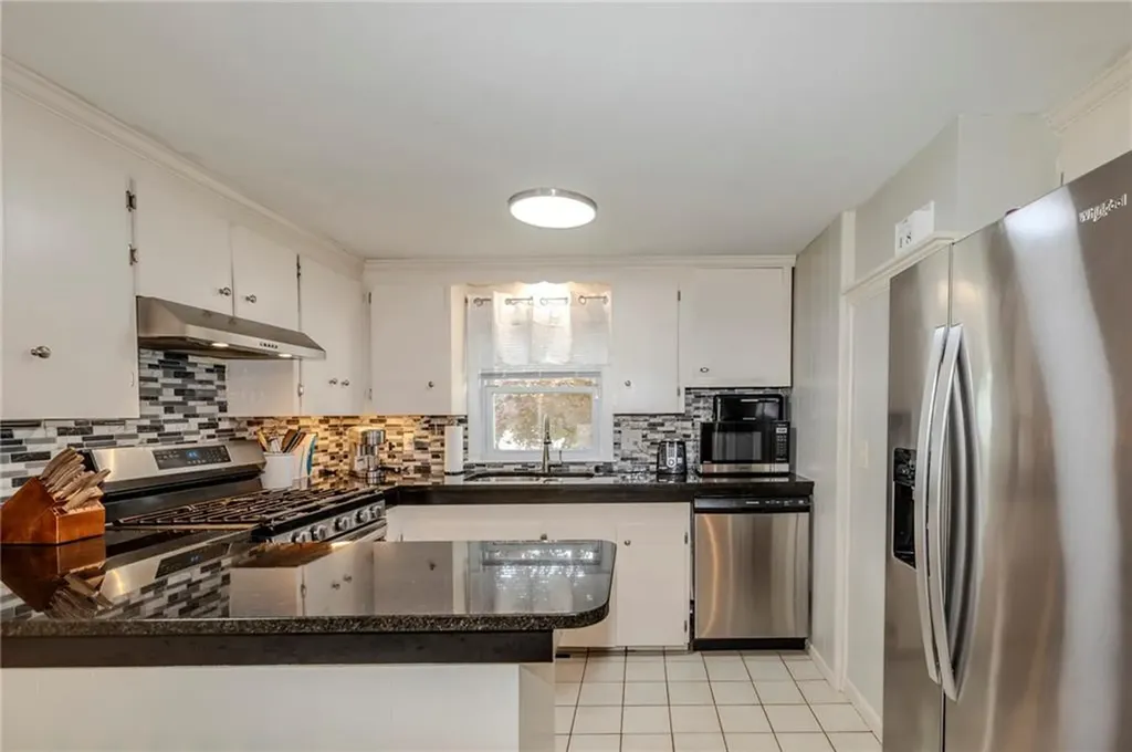 68 Brookside Avenue North Providence RI 02911