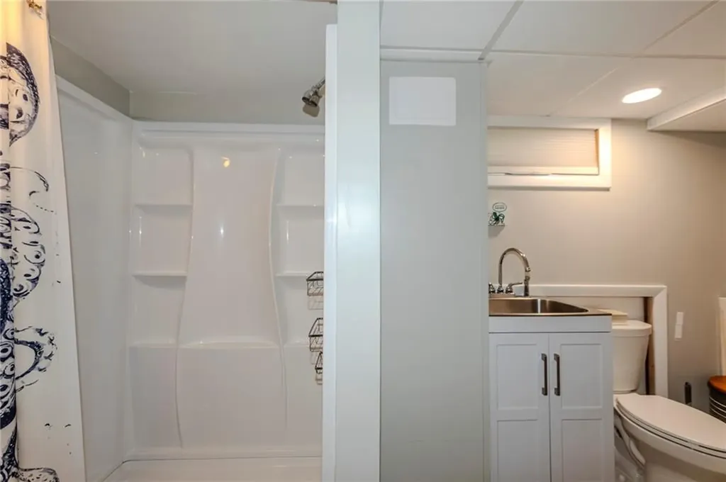 68 Brookside Avenue North Providence RI 02911