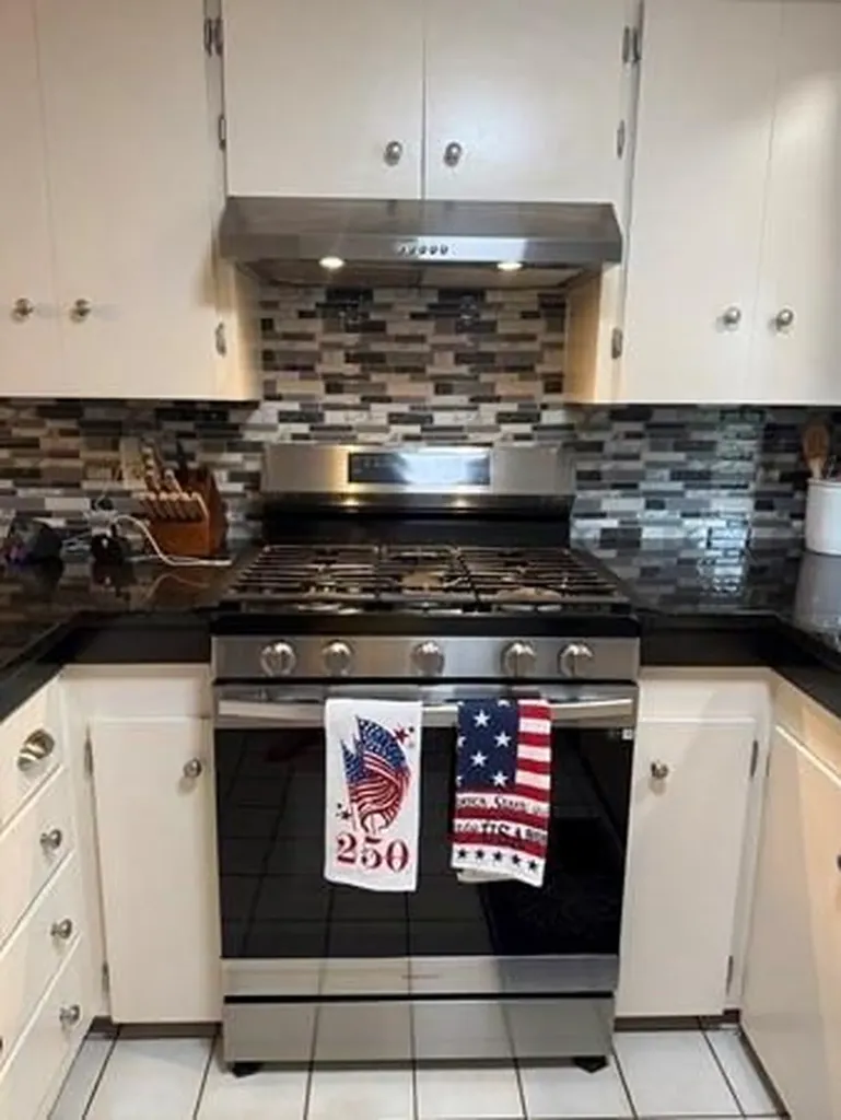 68 Brookside Avenue North Providence RI 02911