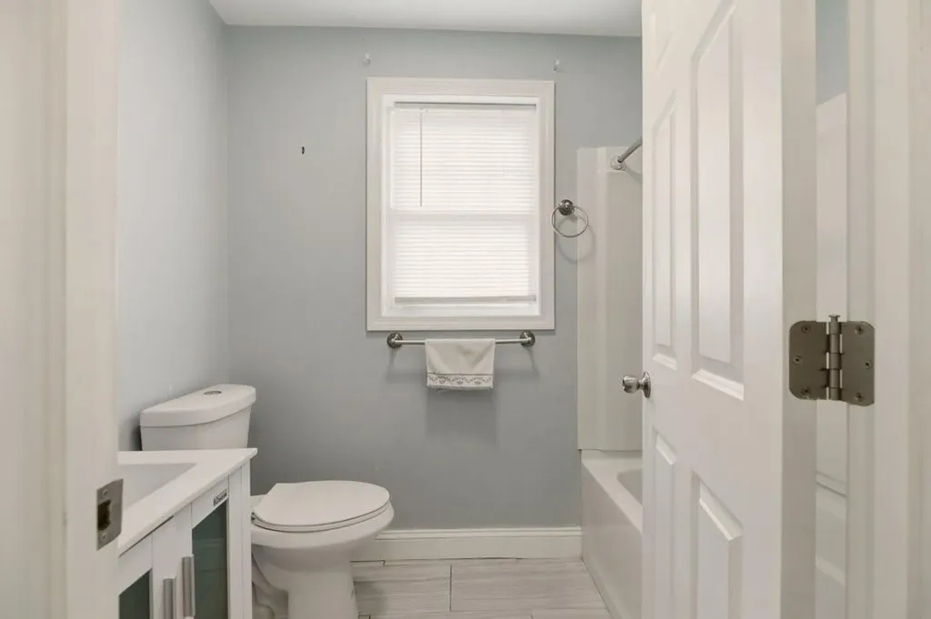 6 Woolsey Road Middletown RI 02842