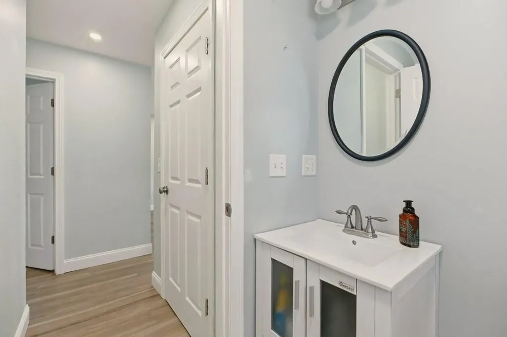6 Woolsey Road Middletown RI 02842