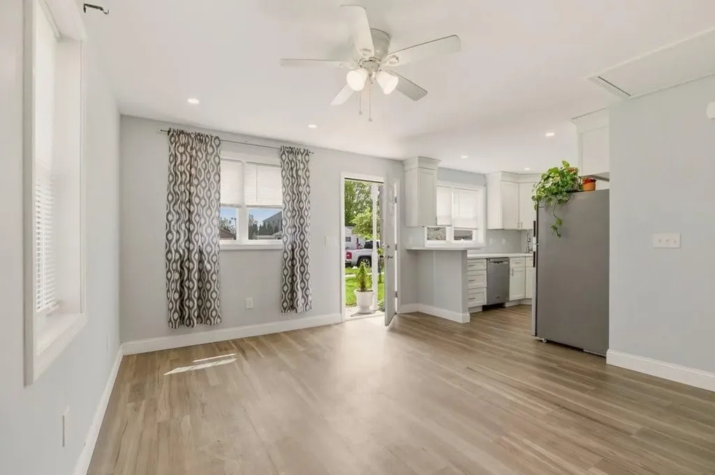 6 Woolsey Road Middletown RI 02842
