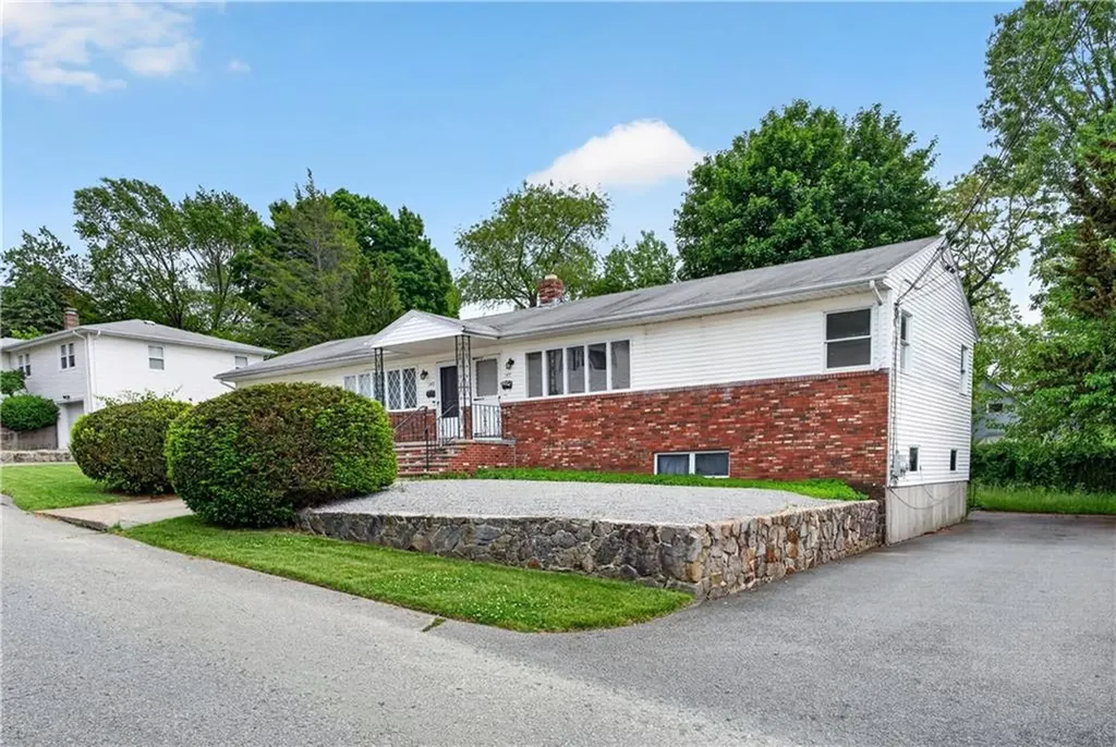 140 142 Lawrence Street Cranston RI 02920
