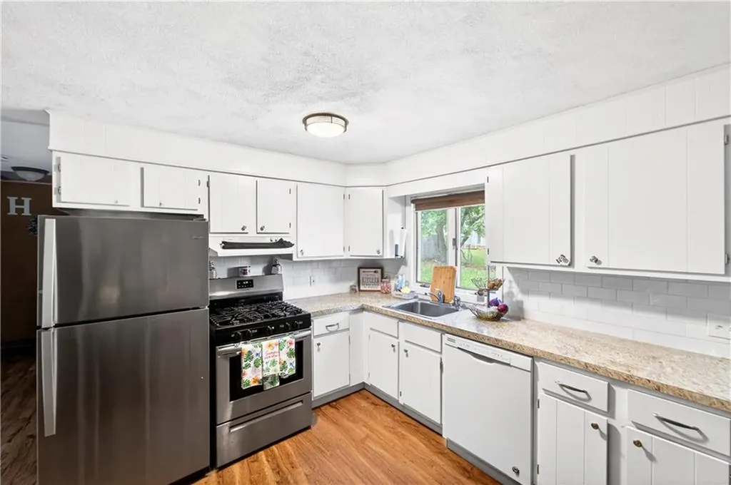 140 142 Lawrence Street Cranston RI 02920
