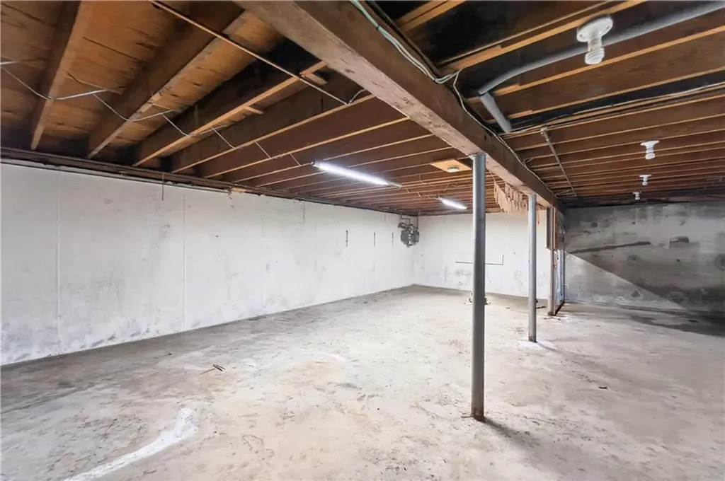 140 142 Lawrence Street Cranston RI 02920