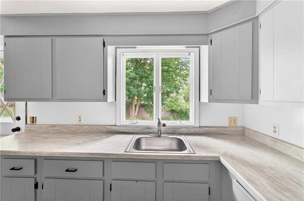 140 142 Lawrence Street Cranston RI 02920