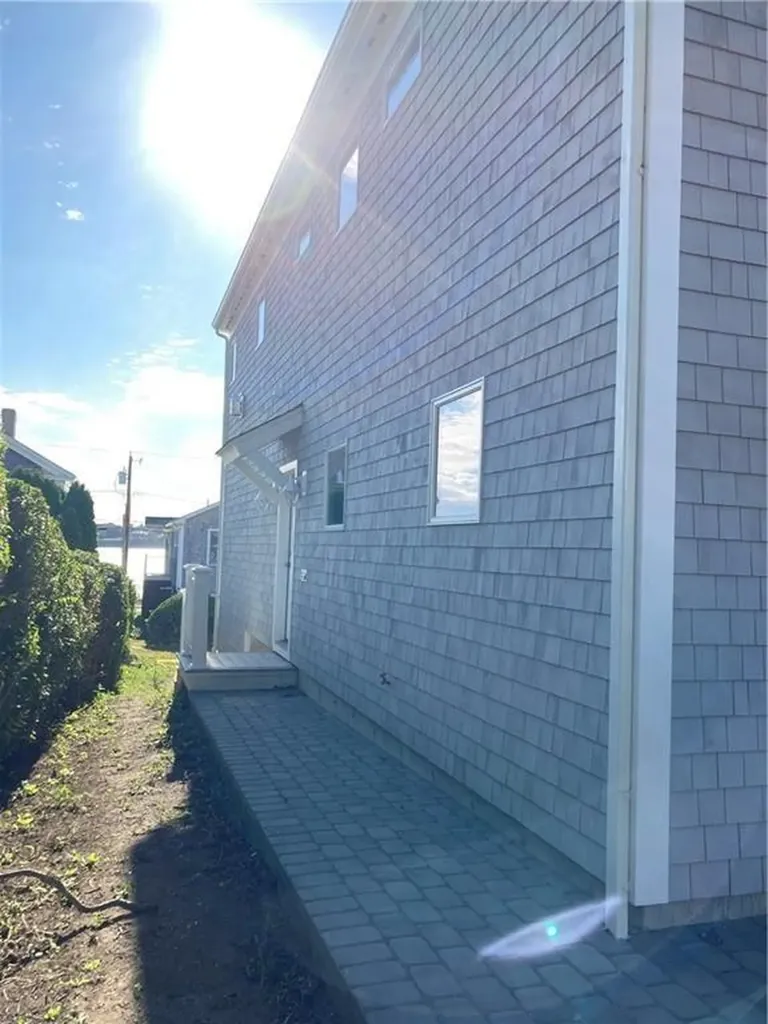 47 Tuckerman Avenue Middletown RI 02842