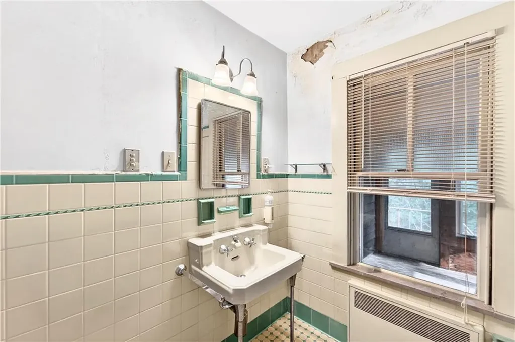 136 138 Armington Street Cranston RI 02910