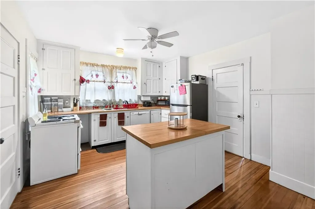 136 138 Armington Street Cranston RI 02910