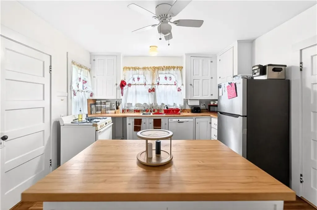 136 138 Armington Street Cranston RI 02910
