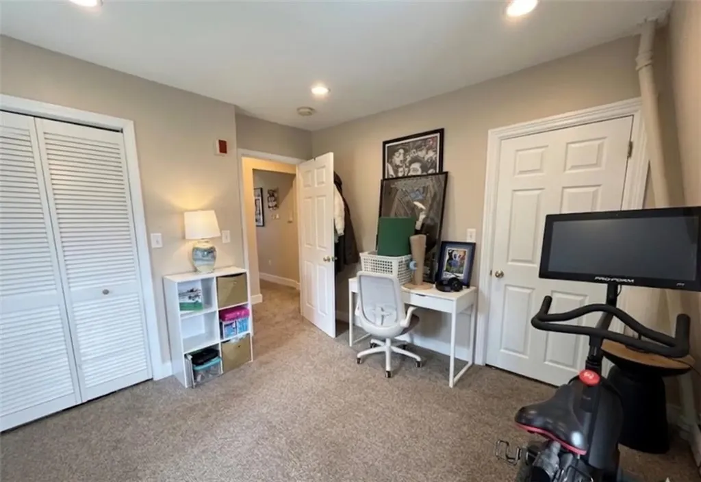 4646 Post Road Warwick RI 02818