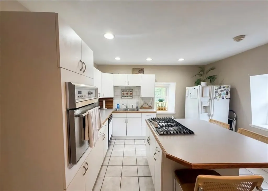 4646 Post Road Warwick RI 02818
