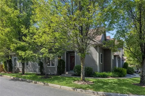 315 Old River Road Lincoln RI 02838