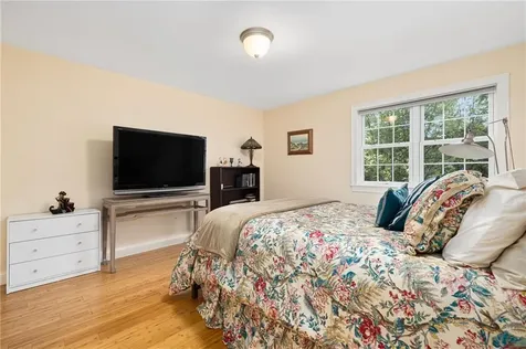 315 Old River Road Lincoln RI 02838