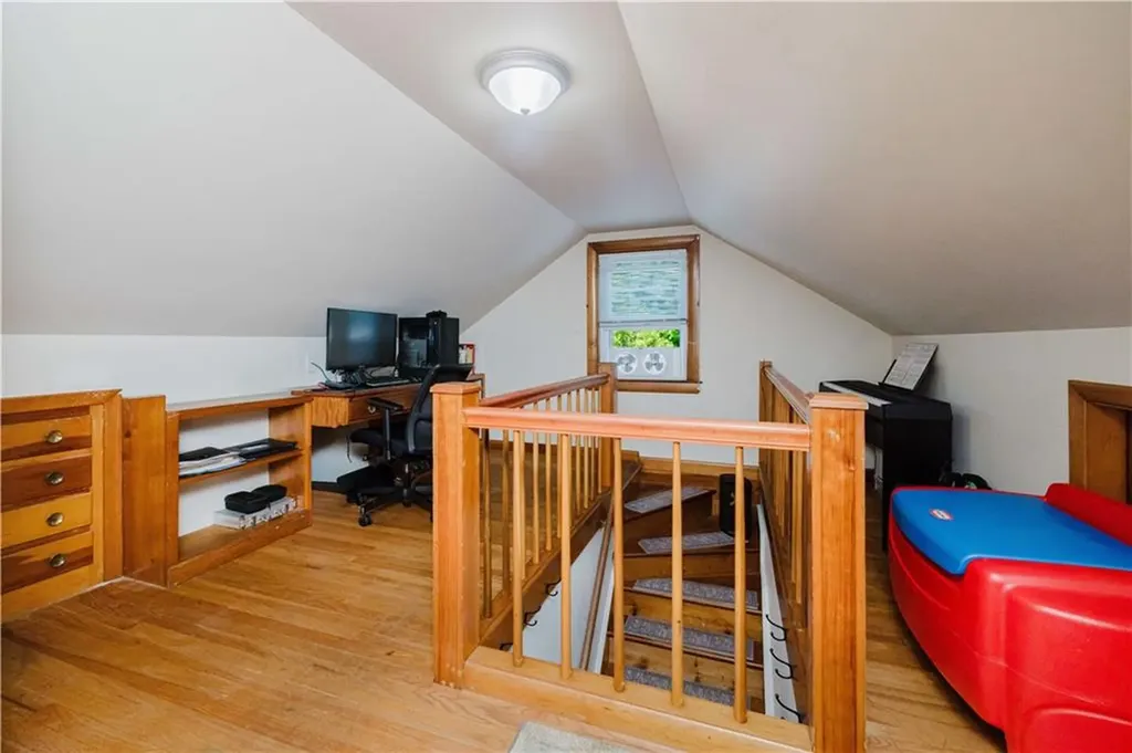 1472 Wampanoag Trail East Providence RI 02915