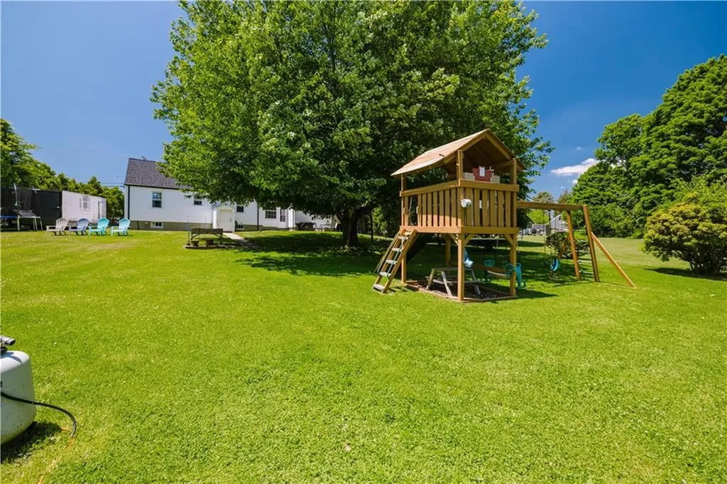 1472 Wampanoag Trail East Providence RI 02915