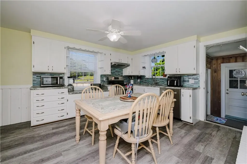 1472 Wampanoag Trail East Providence RI 02915