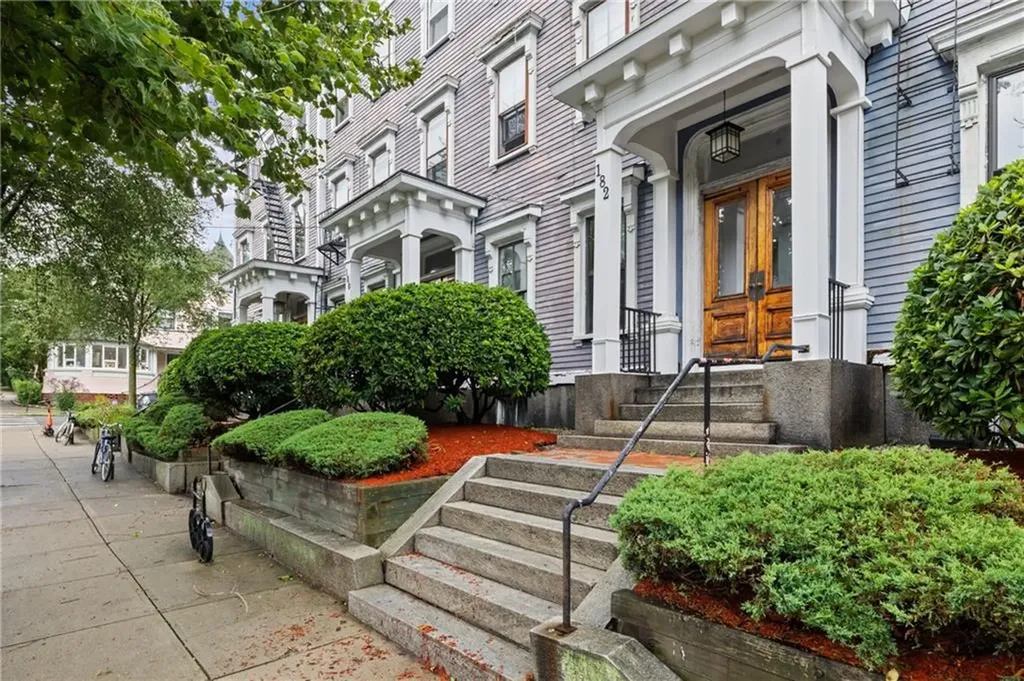 182 Bowen Street Providence RI 02906
