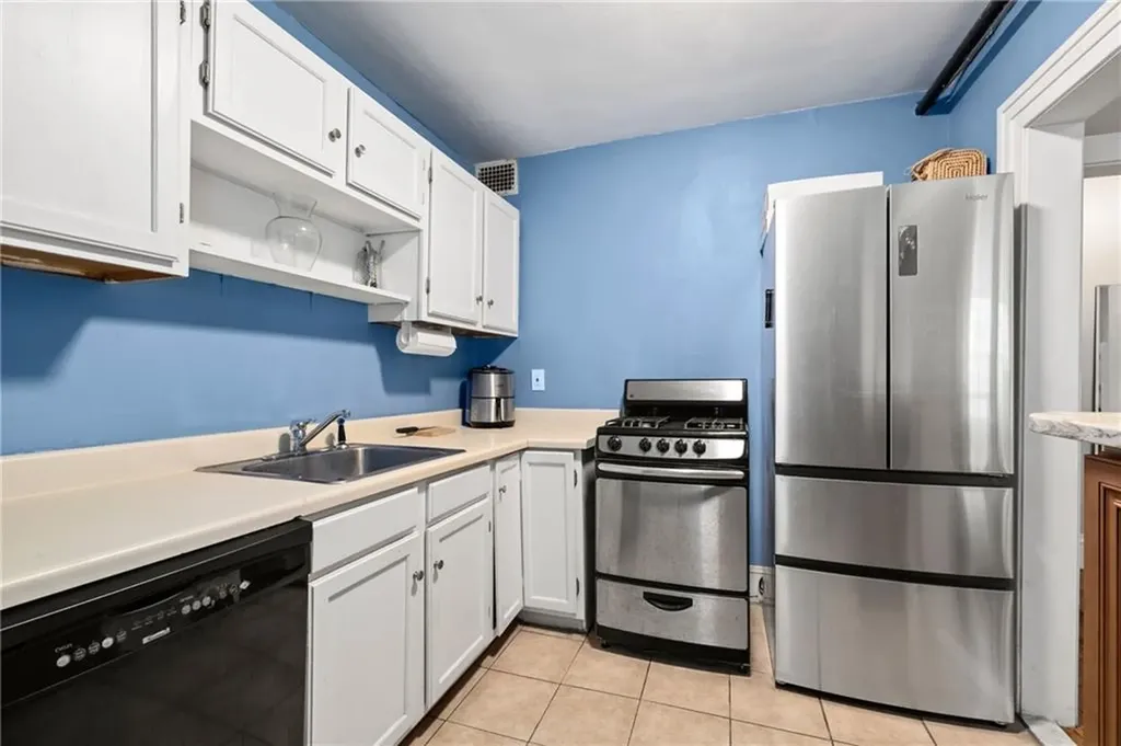 182 Bowen Street Providence RI 02906