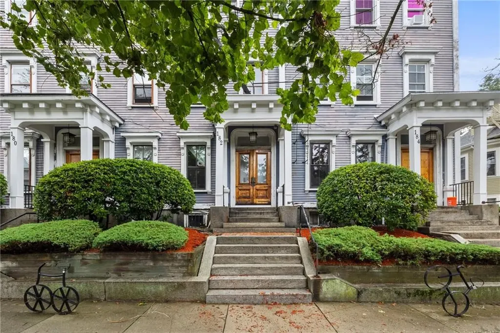 182 Bowen Street Providence RI 02906