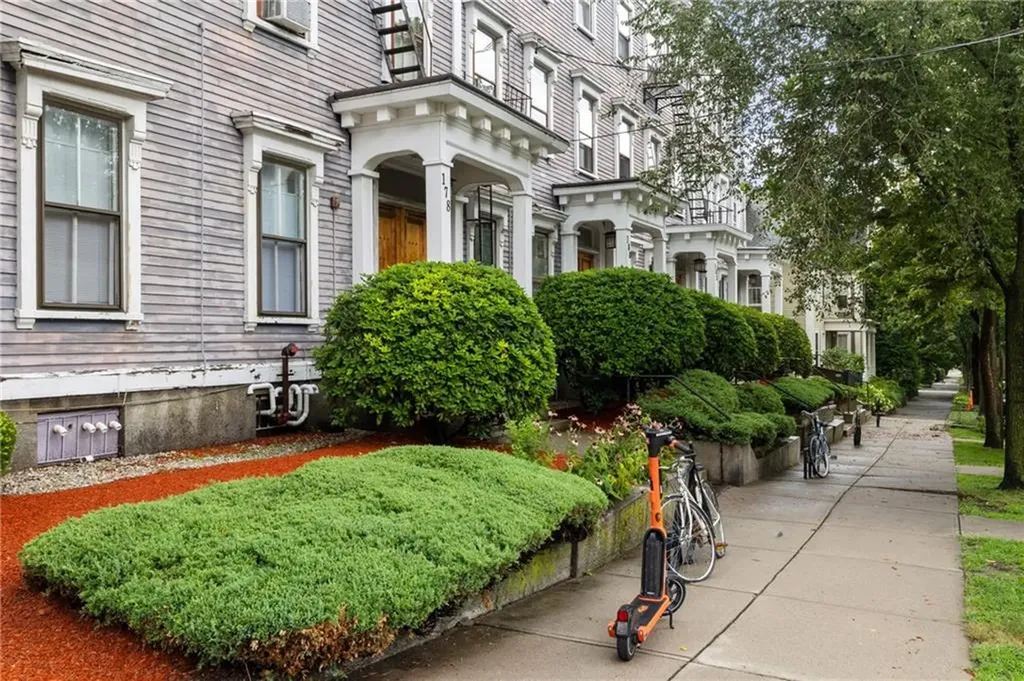 182 Bowen Street Providence RI 02906