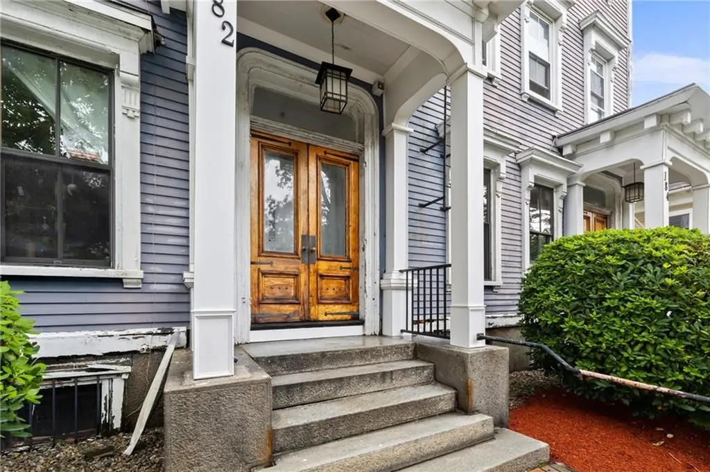 182 Bowen Street Providence RI 02906