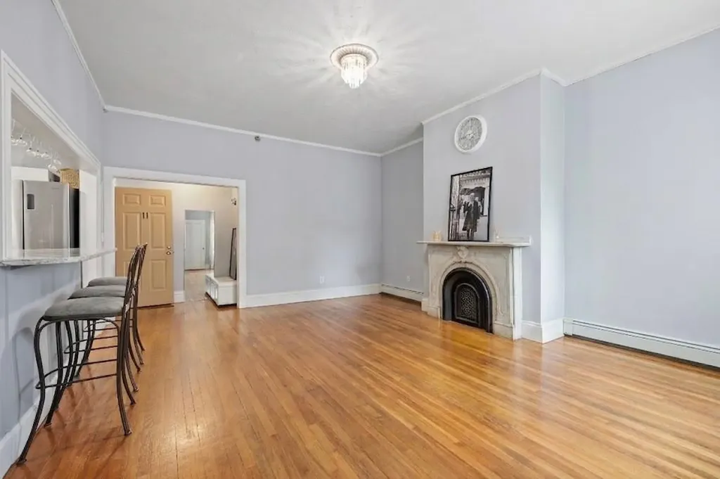 182 Bowen Street Providence RI 02906