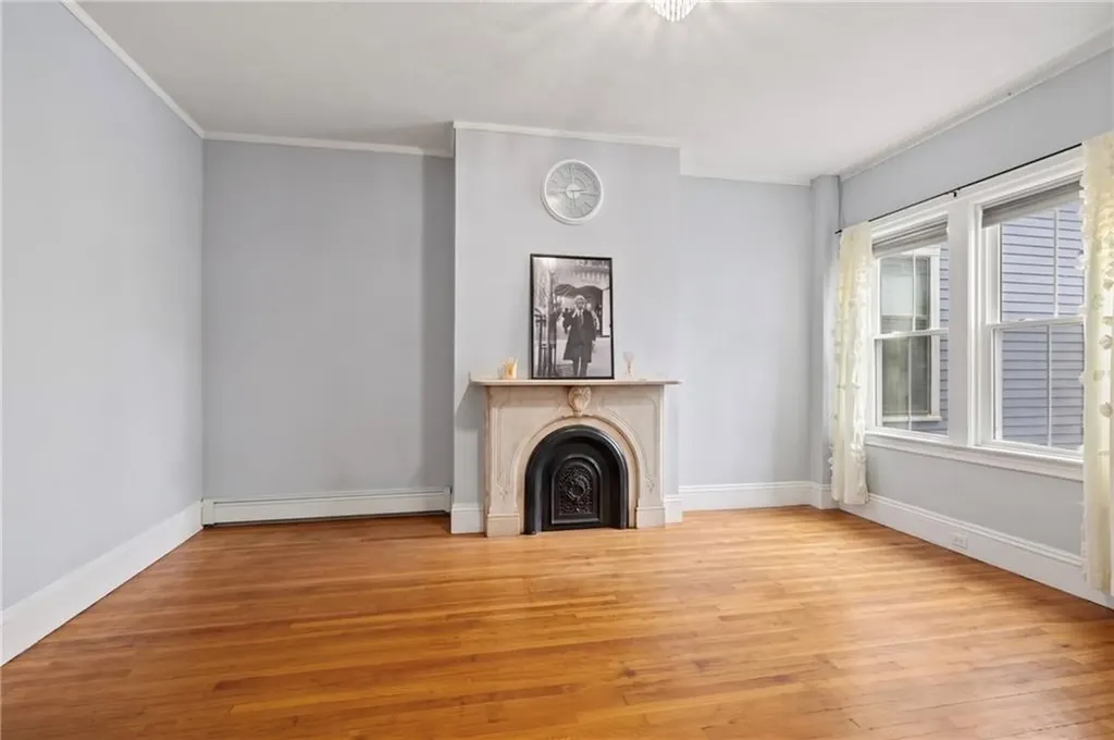 182 Bowen Street Providence RI 02906