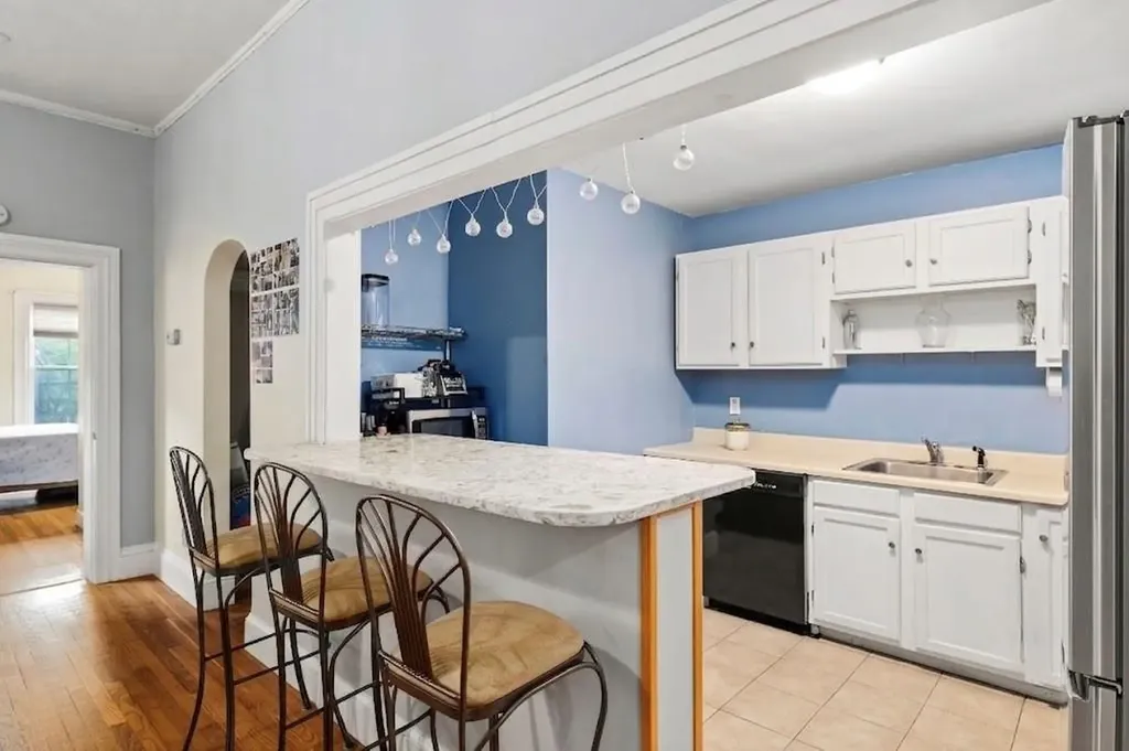 182 Bowen Street Providence RI 02906