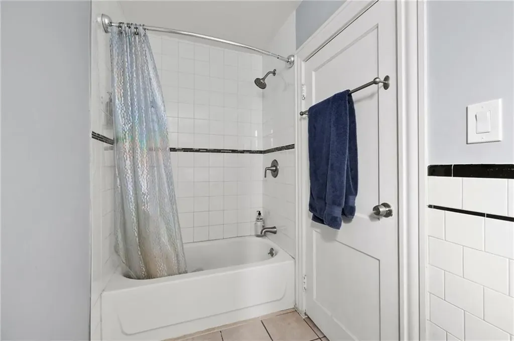 182 Bowen Street Providence RI 02906