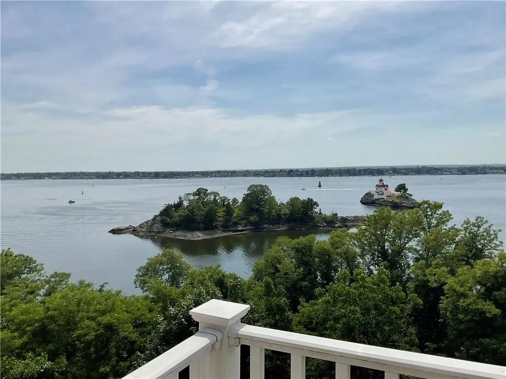 33 Bullocks Point Avenue East Providence RI 02915