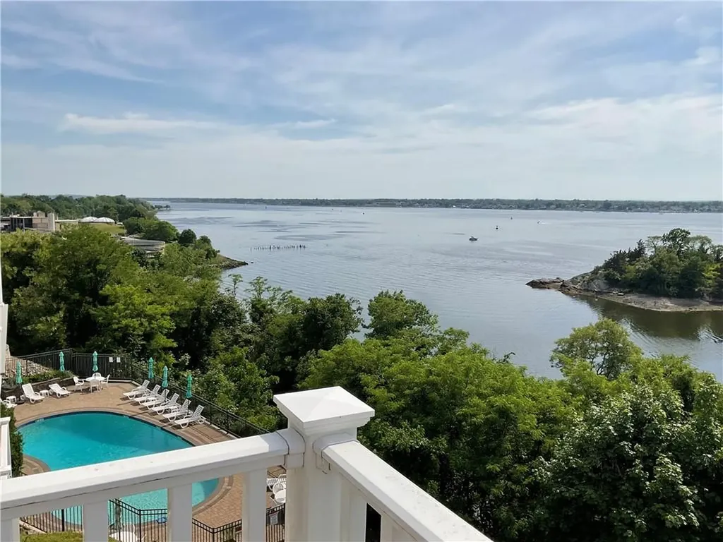33 Bullocks Point Avenue East Providence RI 02915