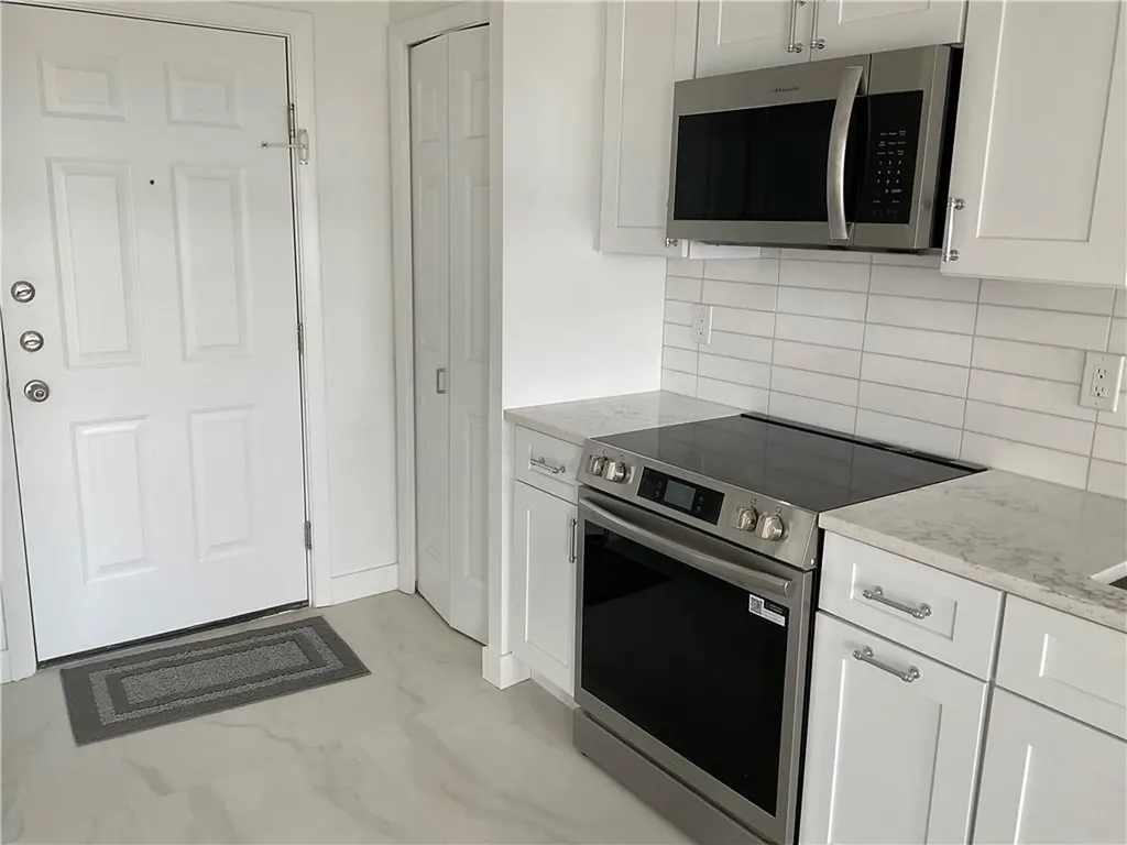 33 Bullocks Point Avenue East Providence RI 02915