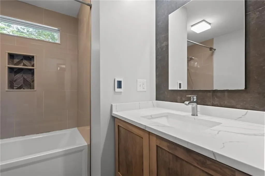 1816 Old Louisquisset Pike Lincoln RI 02865
