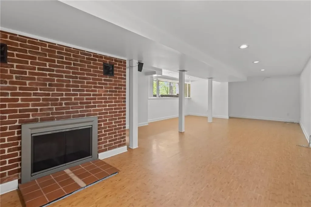 1816 Old Louisquisset Pike Lincoln RI 02865