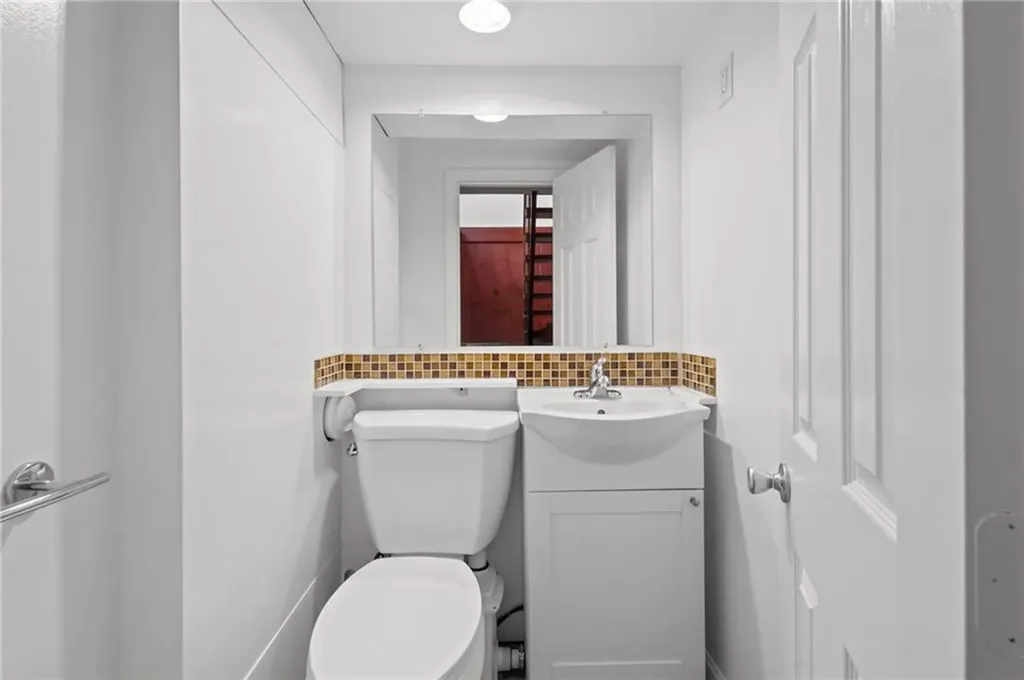 1816 Old Louisquisset Pike Lincoln RI 02865