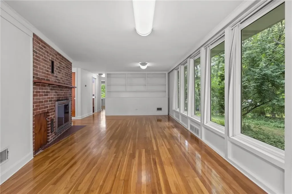 1816 Old Louisquisset Pike Lincoln RI 02865