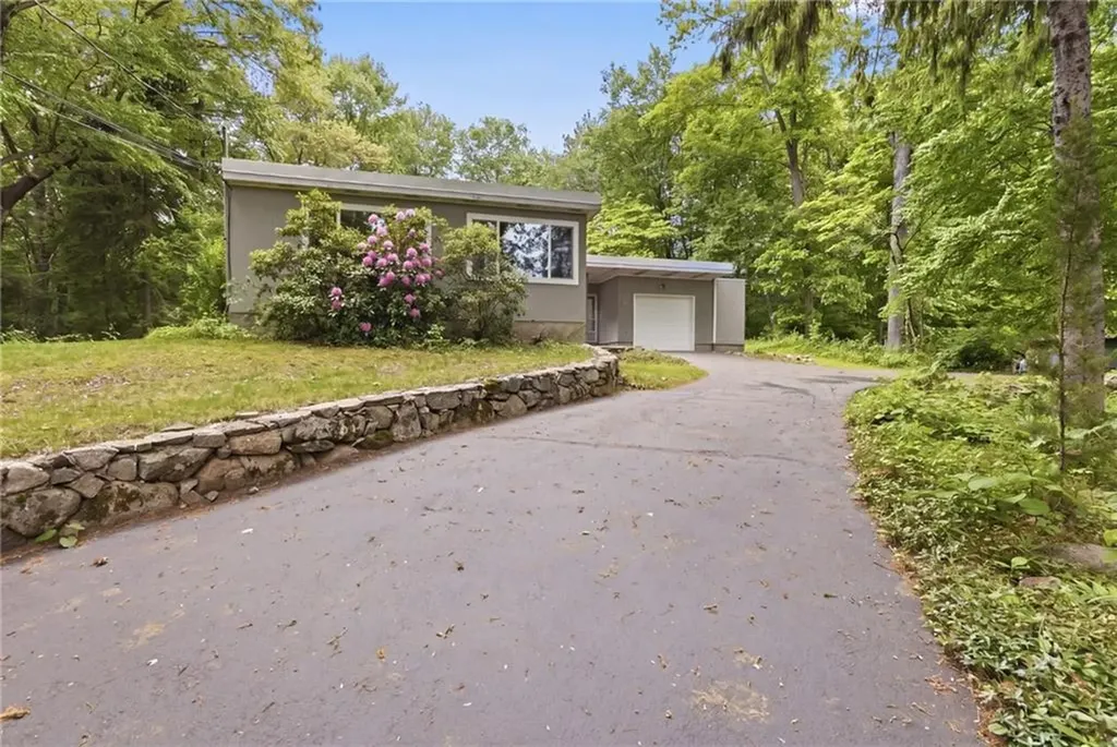 1816 Old Louisquisset Pike Lincoln RI 02865