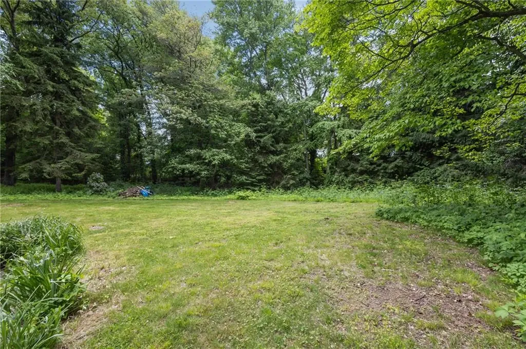 1816 Old Louisquisset Pike Lincoln RI 02865