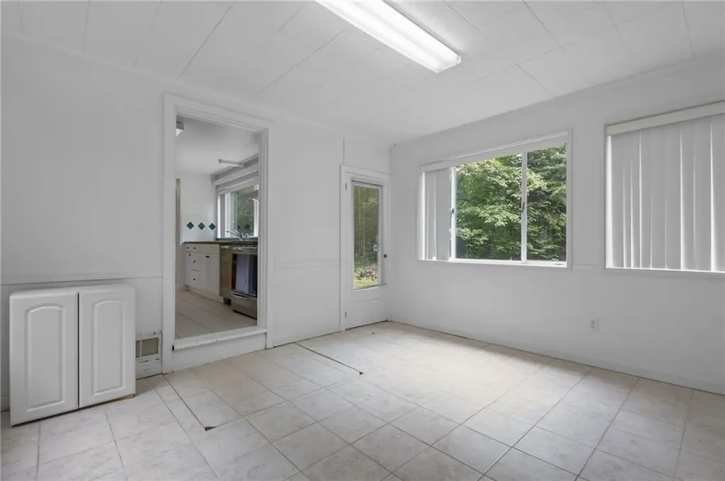 1816 Old Louisquisset Pike Lincoln RI 02865