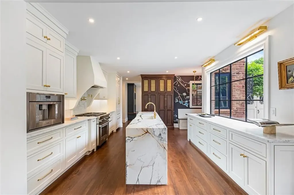 612 Elmgrove Avenue Providence RI 02906