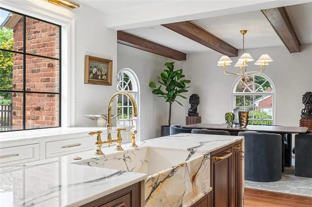 612 Elmgrove Avenue Providence RI 02906