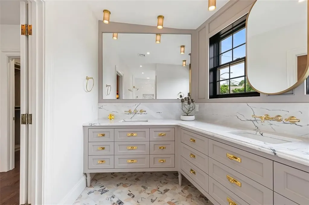 612 Elmgrove Avenue Providence RI 02906