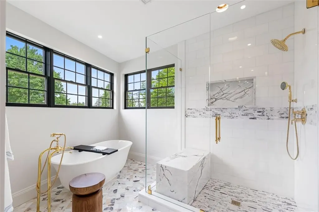 612 Elmgrove Avenue Providence RI 02906