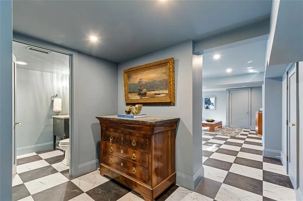 612 Elmgrove Avenue Providence RI 02906