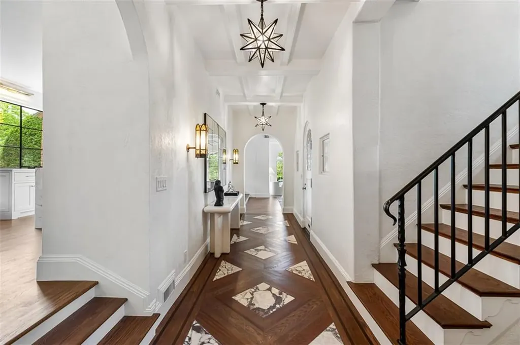 612 Elmgrove Avenue Providence RI 02906