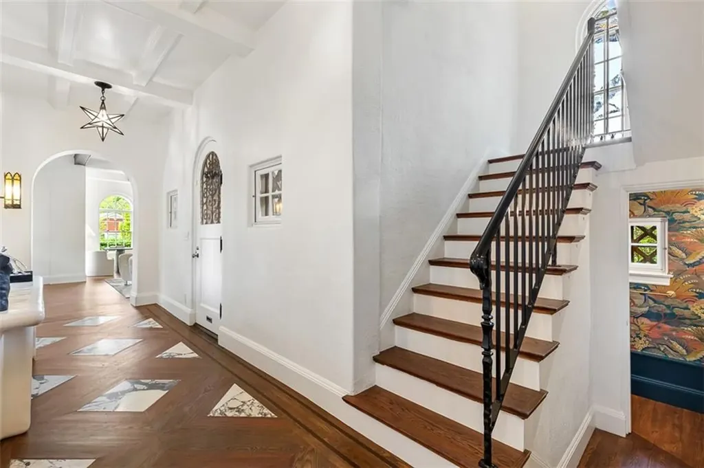 612 Elmgrove Avenue Providence RI 02906